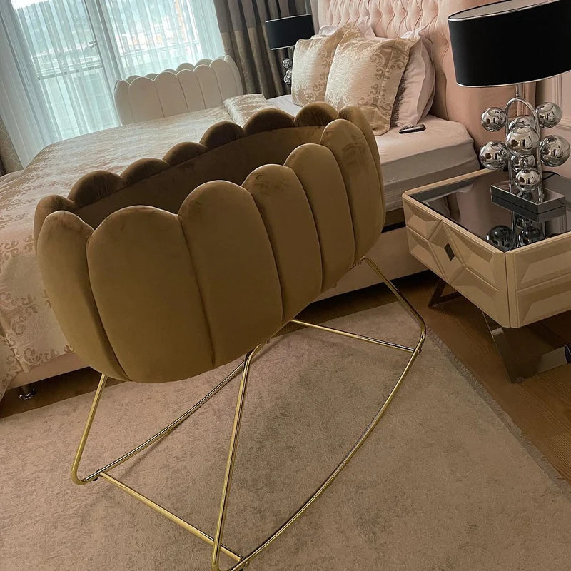 Patut bebelusi cu balansoar: Tulip