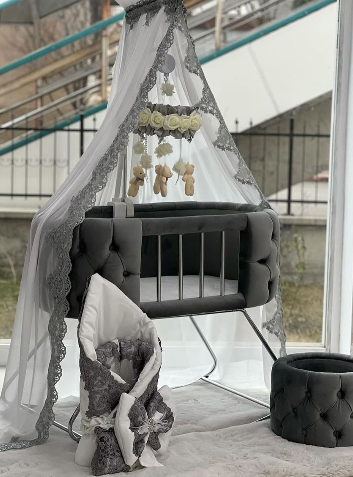 Patut bebelusi cu balansoar: Lotus