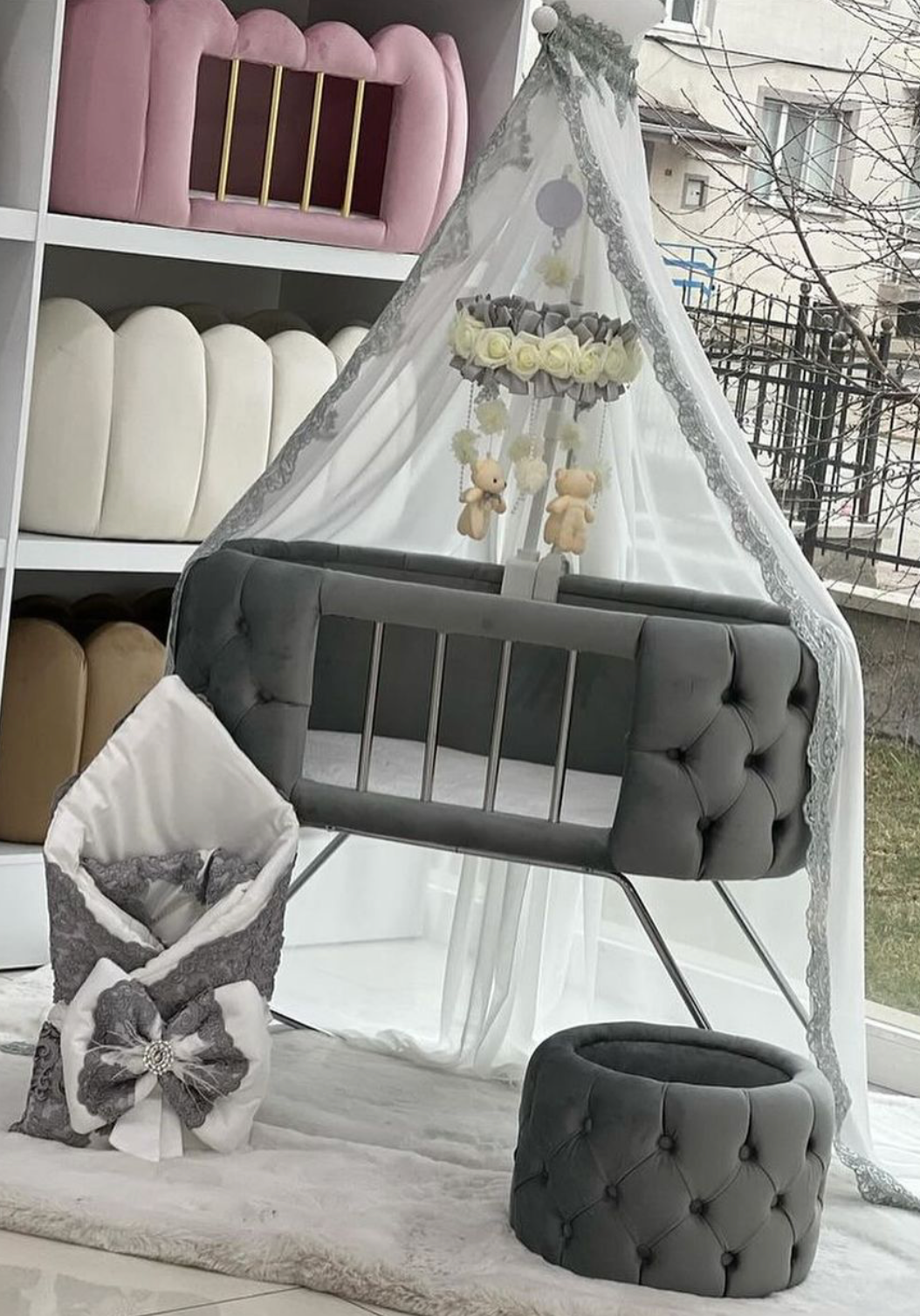 Patut bebelusi cu balansoar: Lotus