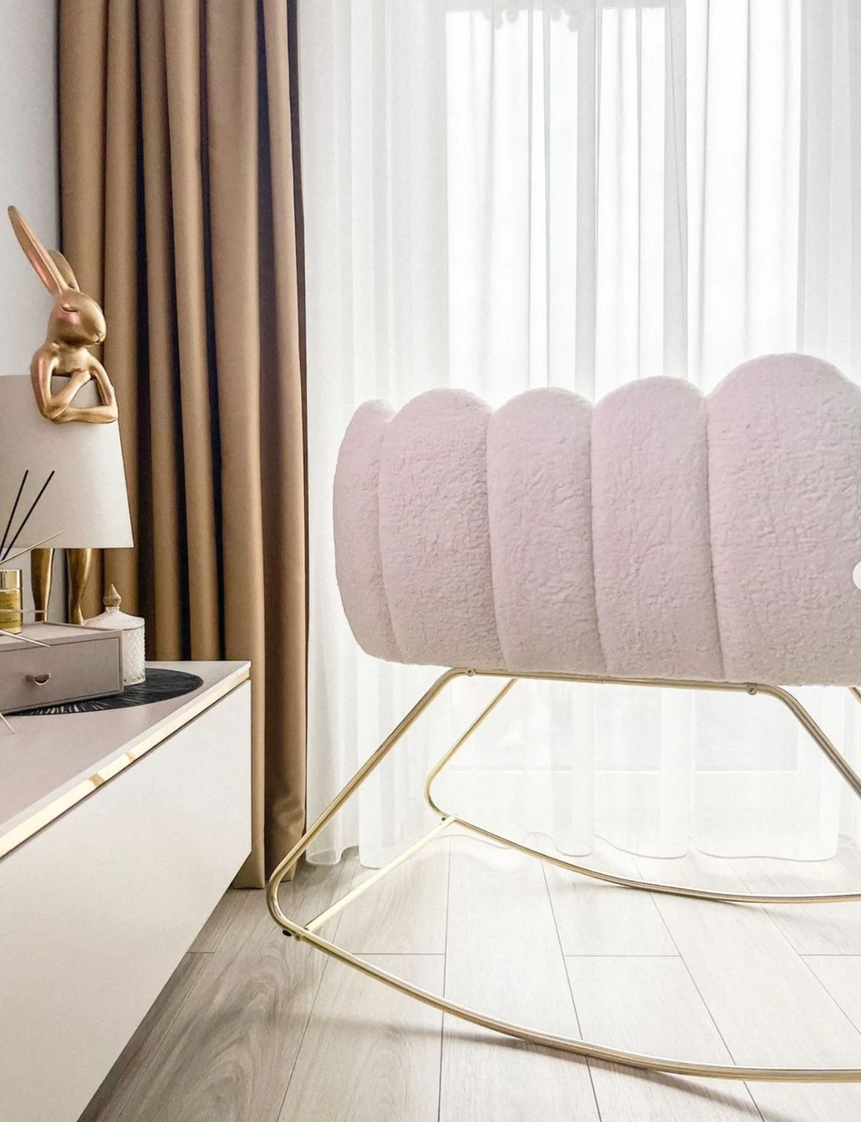 Patut bebelusi cu balansoar: White tulip