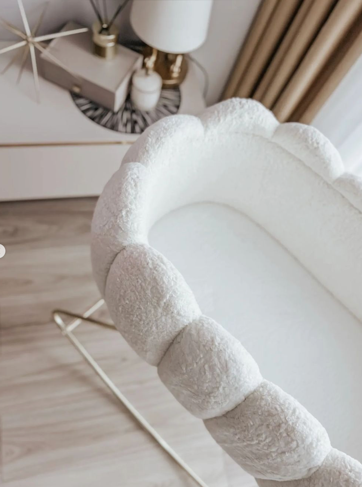 Patut bebelusi cu balansoar: White tulip