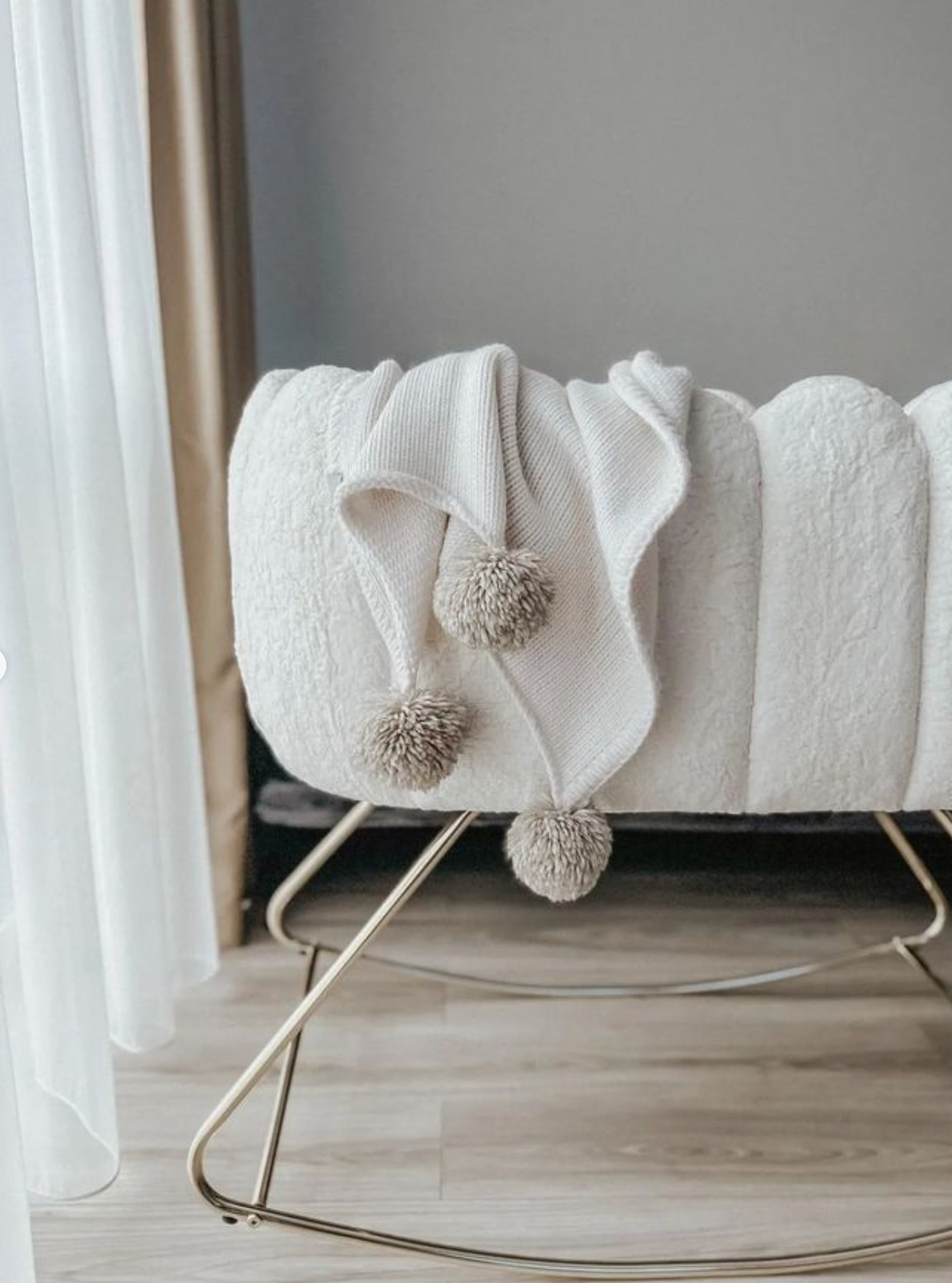 Patut bebelusi cu balansoar: White Tulip