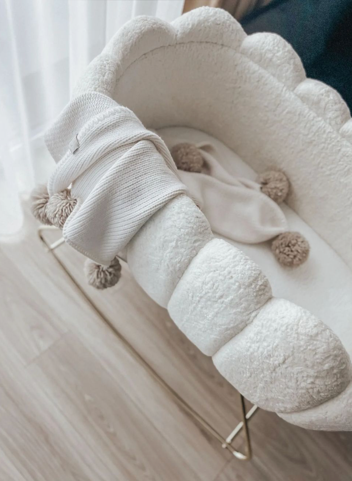 Patut bebelusi cu balansoar: White Tulip