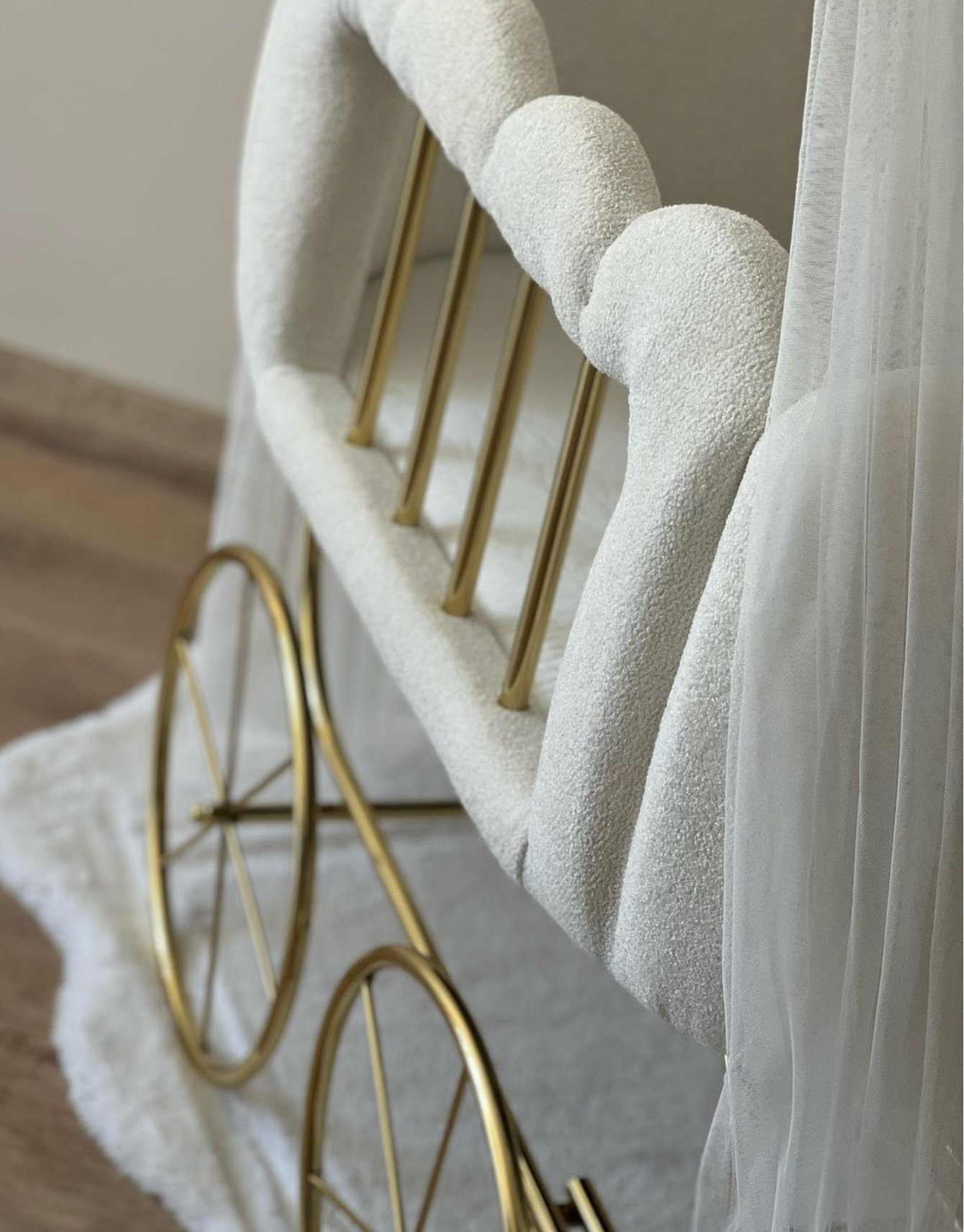 Patut cu roti pentru bebelusi: White