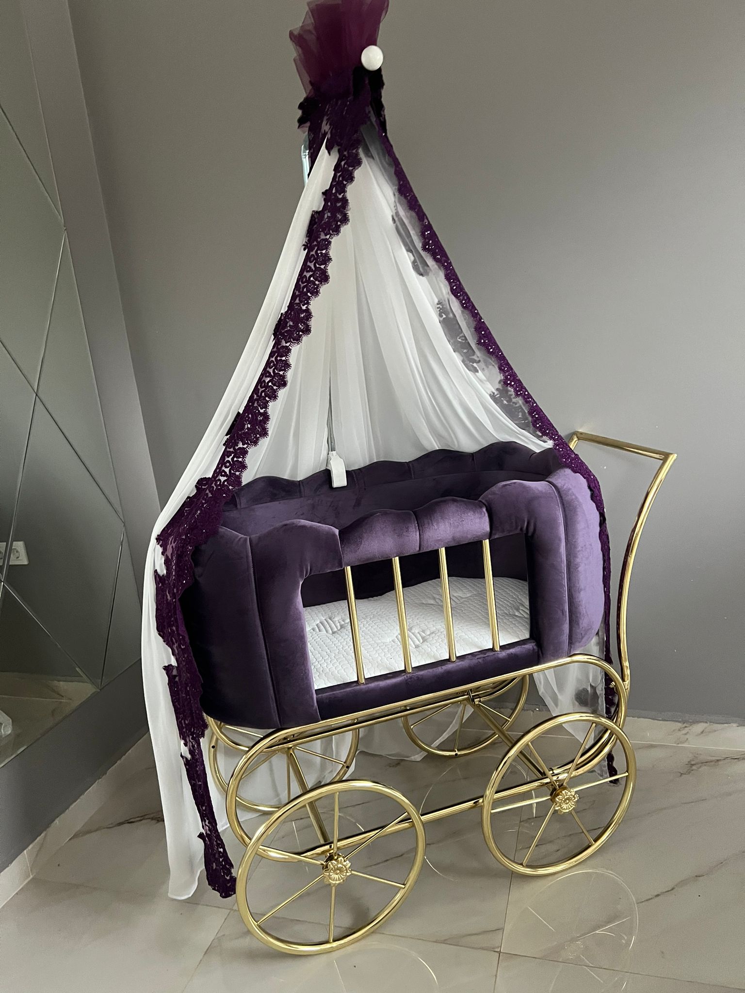 Patut cu roti pentru bebelusi: Purple king