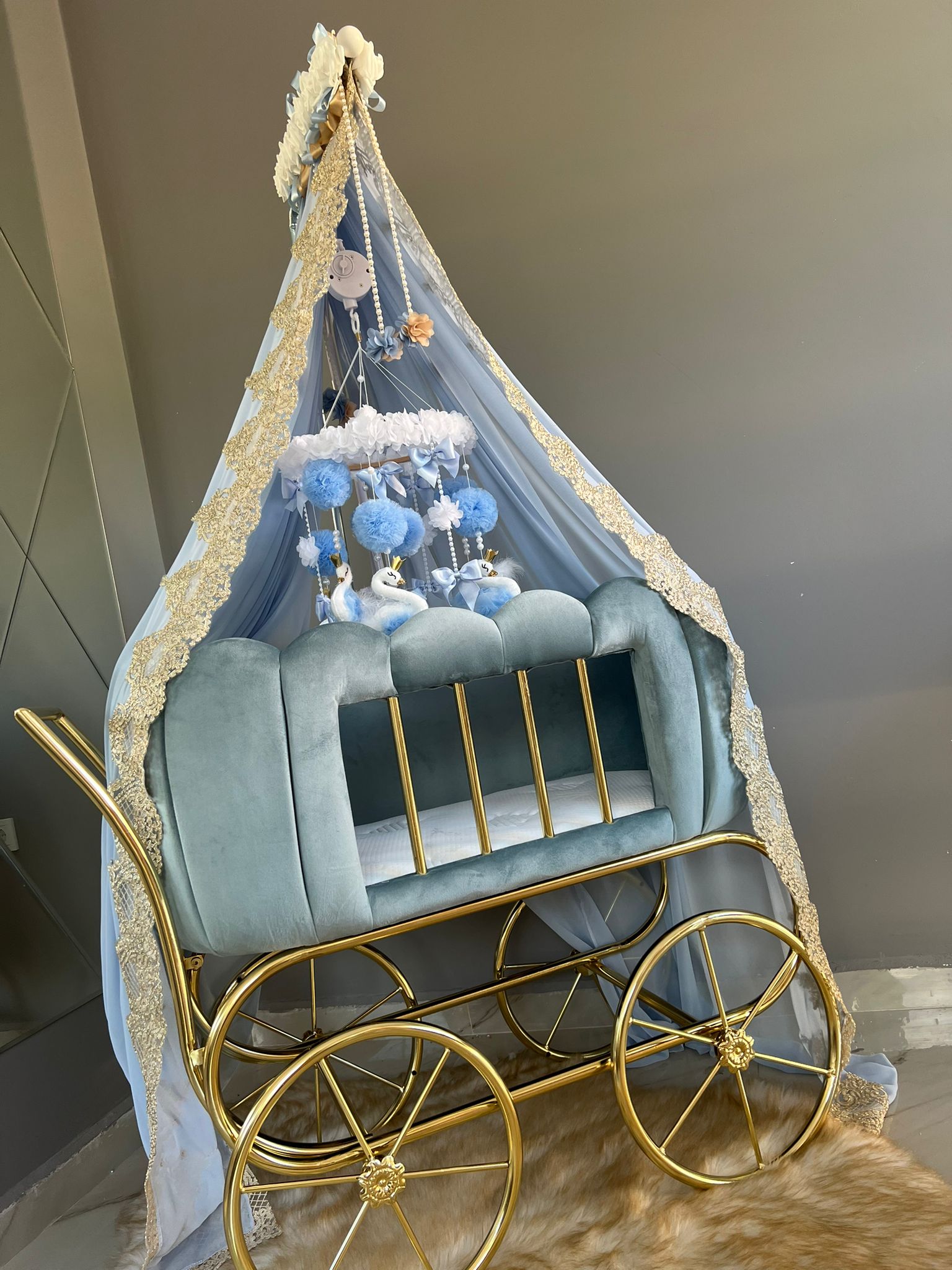 Patut cu roti pentru bebelusi: Blue Tulip