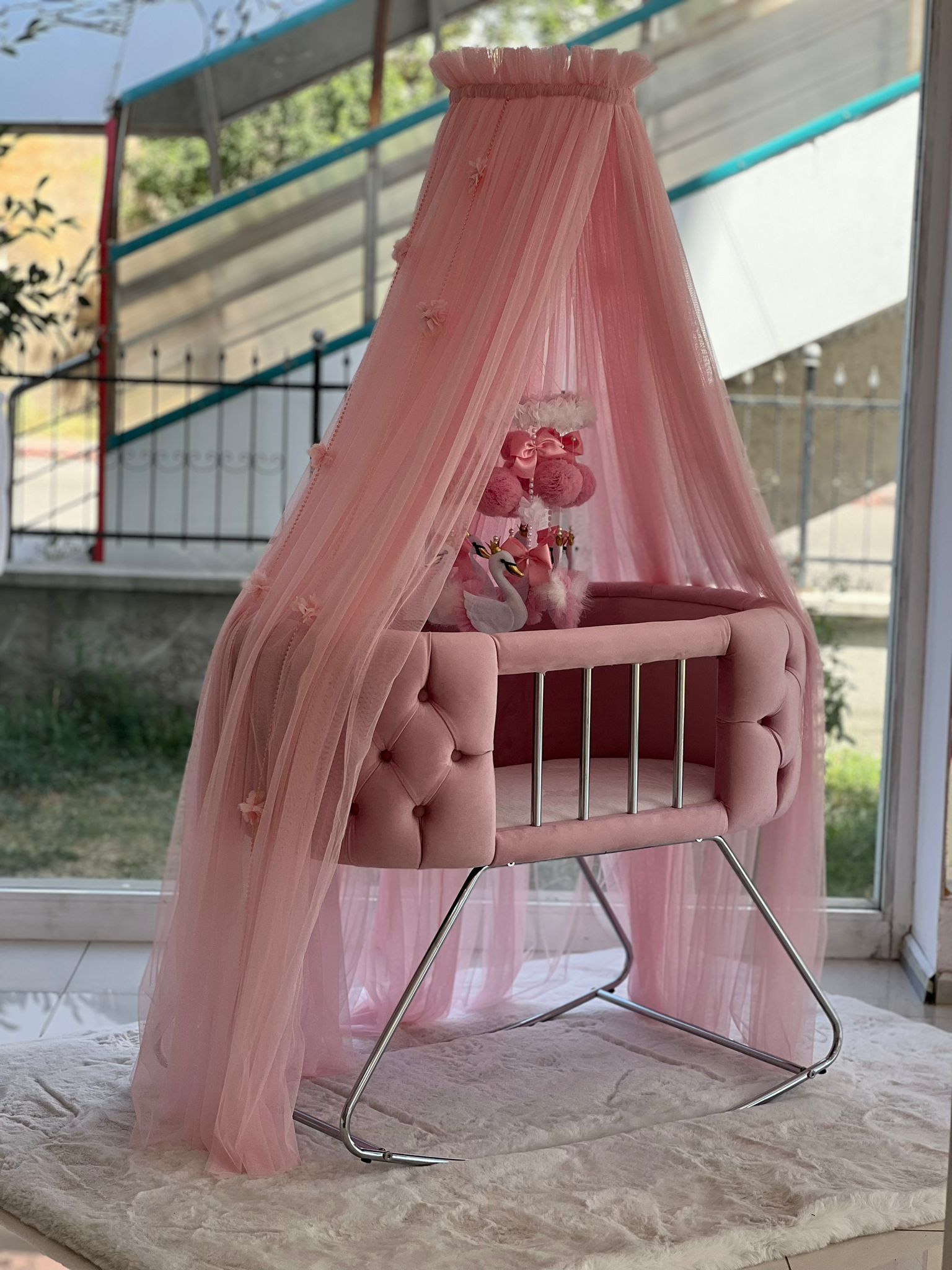 Patut bebelusi cu balansoar: Lotus