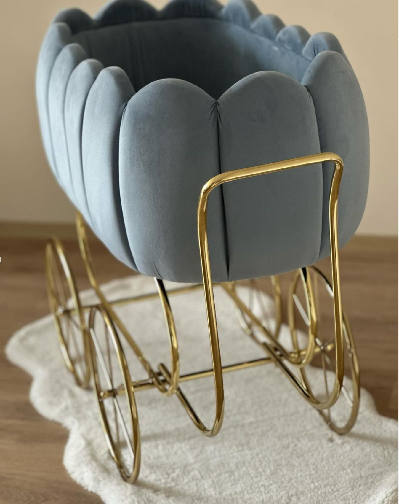 Patut cu roti pentru bebelusi: Tulip