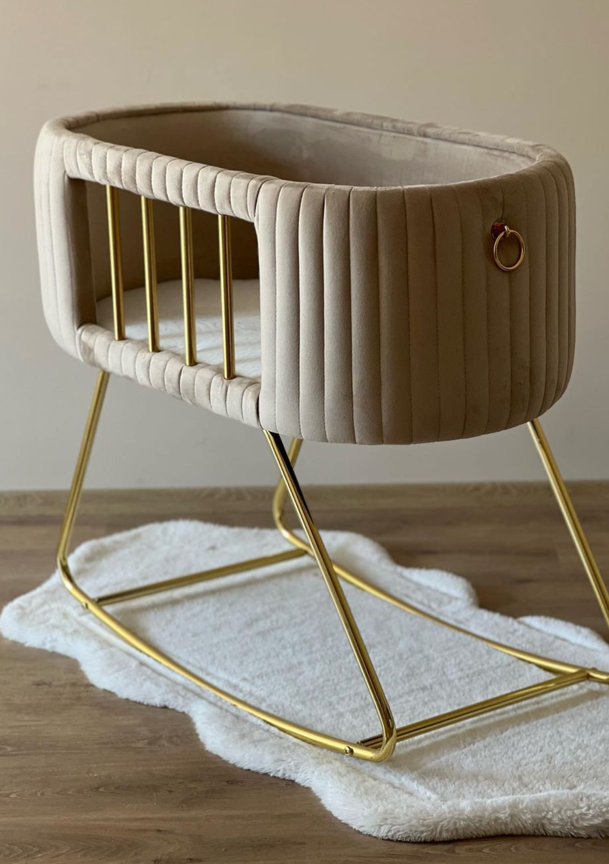 Patut bebelusi cu balansoar: Felicia