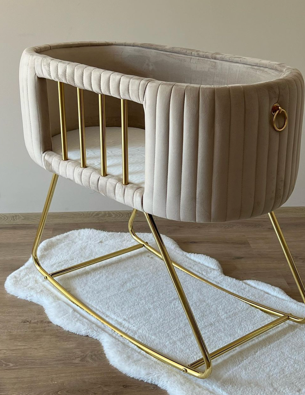 Patut bebelusi cu balansoar: Felicia