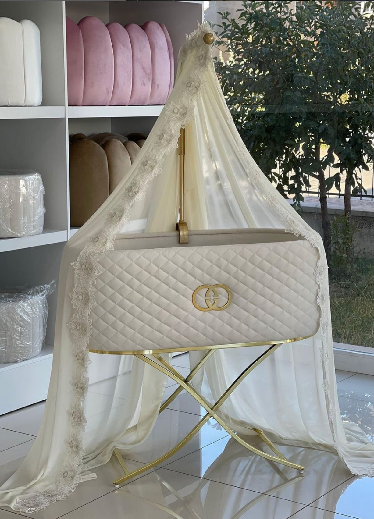 Patut bebelusi cu balansoar: Elegant