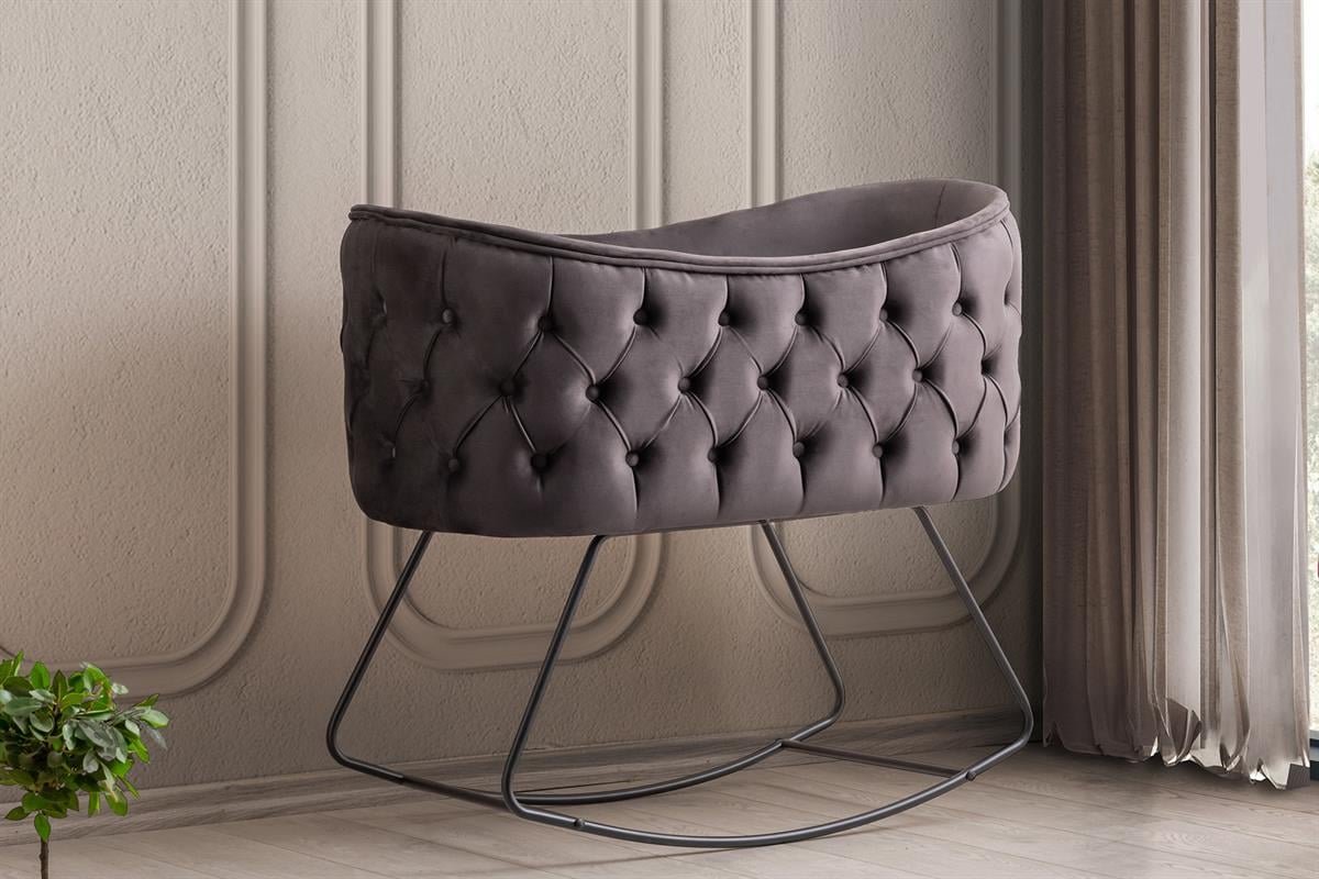 Patut bebelusi cu balansoar: Defne Black